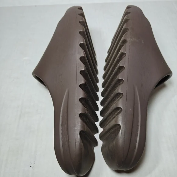 Adidas Yeezy Original Slide Soot 2020 Brown Slip OnSandals Men's Shoe Size 12